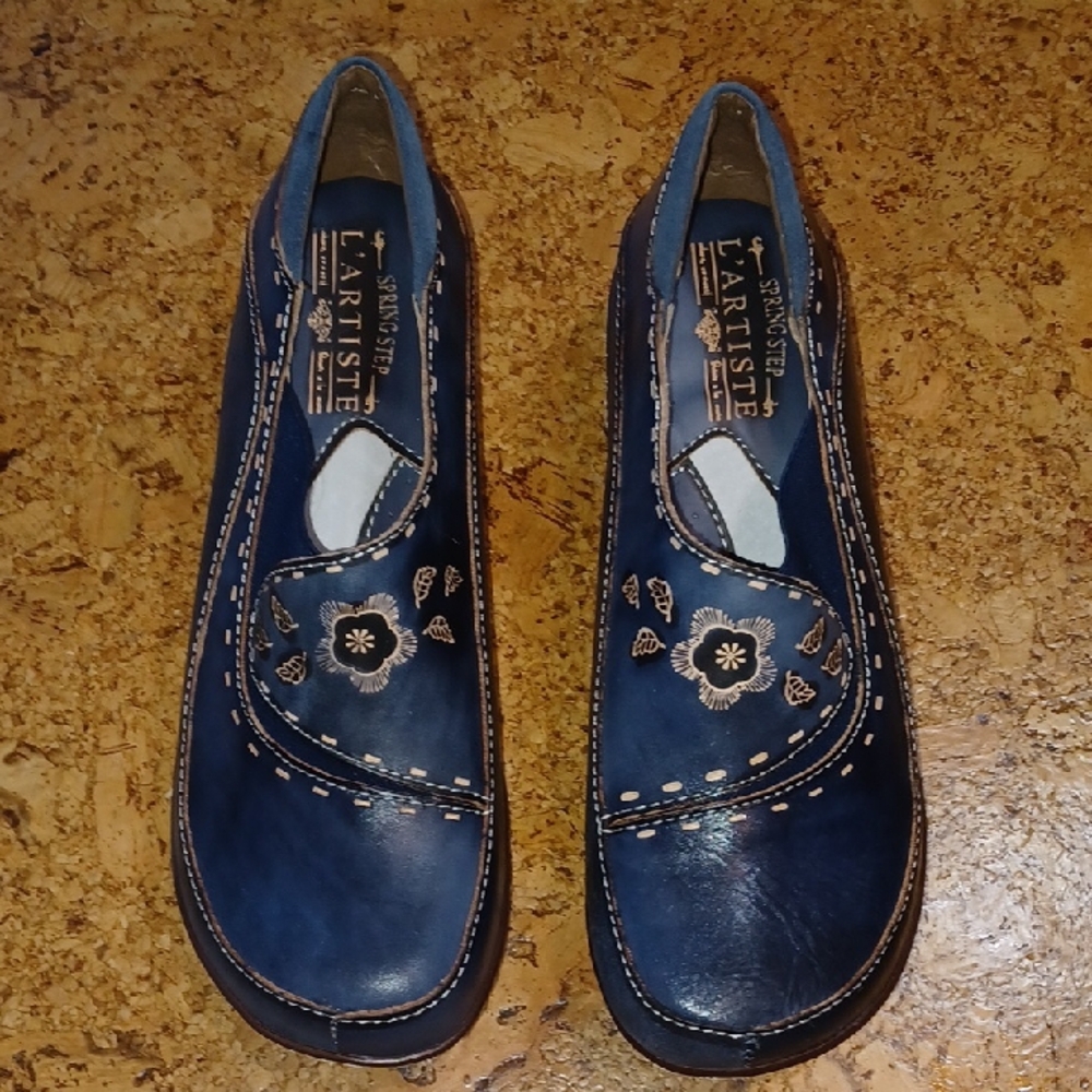 L'Artiste Spring Step Women's Navy Burbank Clogs Size 8.5 NEW